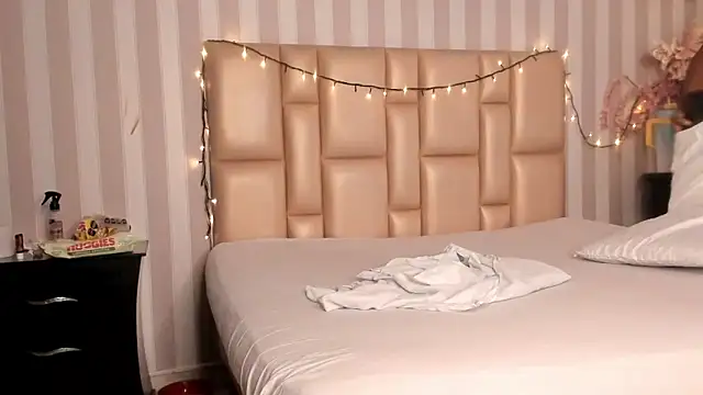 Snapshot of DarkHoneyy chatting on 10-01-25, 06:08 DarkHoneyy online show from 10-01-25, 06:08