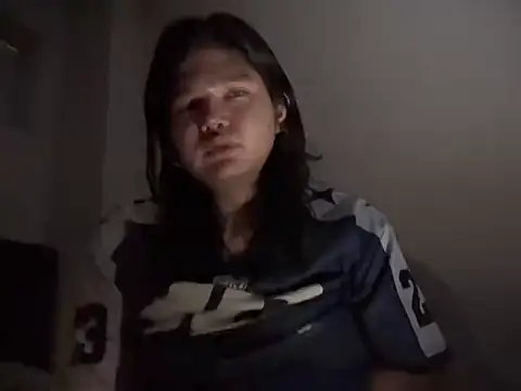 Snapshot of LeanneBettina chatting on 11-24-25, 01:44 LeanneBettina online show from 11-24-25, 01:44