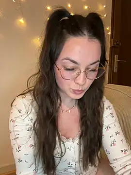 liloush   online show from 04-08-26, 08:20