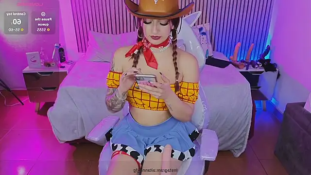 Snapshot of _aitana_001 chatting on 10-31-25, 06:31 aitana 001 online show from 10-31-25, 06:31