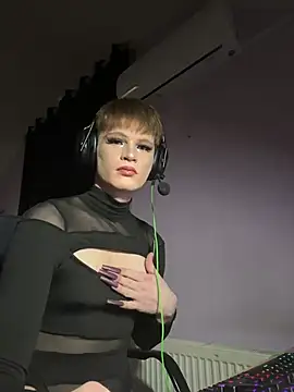 Snapshot of FemboyShow chatting on 07-24-26, 02:37 FemboyShow online show from 07-24-26, 02:37