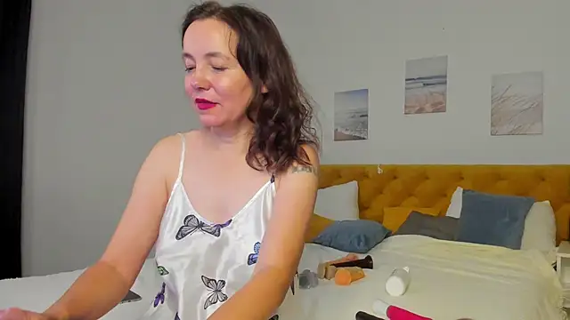 Snapshot of Kira_Adler chatting on 11-12-25, 01:17 Kira Adler online show from 11-12-25, 01:17