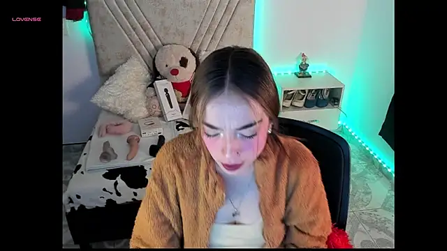 Mia Victoria22 online show from 04-14-26, 02:28