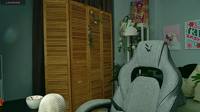 SakuraBliss online show from 11-12-25, 05:24