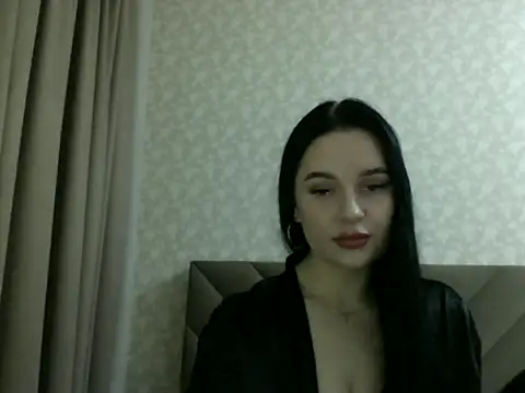 Snapshot of Lulii24 chatting on 10-24-25, 05:20 Lulii24 online show from 10-24-25, 05:20