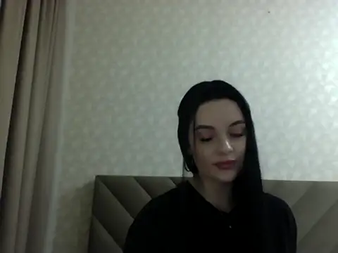 Snapshot of Lulii24 chatting on 10-28-25, 10:12 Lulii24 online show from 10-28-25, 10:12