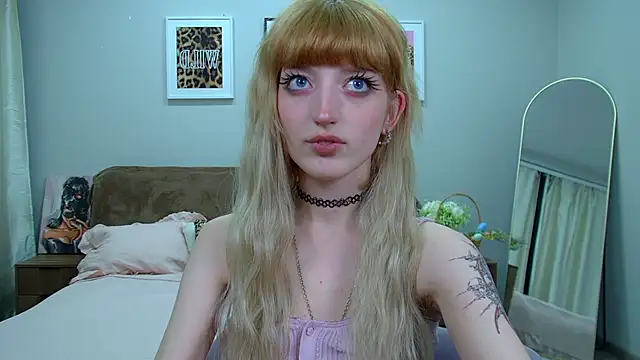 MistyMarlo online show from 04-25-26, 05:43
