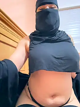 Snapshot of _Laiali_ chatting on 09-23-25, 12:41 Laiali online show from 09-23-25, 12:41