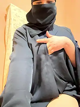 Snapshot of _Laiali_ chatting on 11-26-25, 12:50 Laiali online show from 11-26-25, 12:50