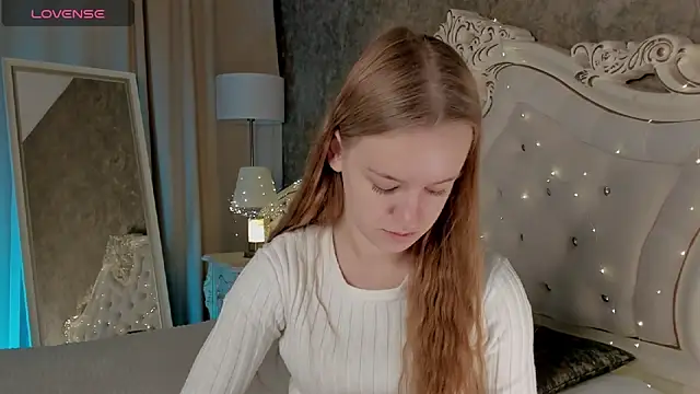 Snapshot of Lucy_Shaw chatting on 10-08-25, 06:22 Lucy Shaw online show from 10-08-25, 06:22