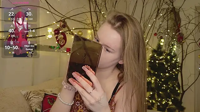 Snapshot of Lucy_Shaw chatting on 12-18-25, 09:15 Lucy Shaw online show from 12-18-25, 09:15