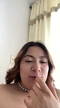 MacarenaRosse online show from 12-14-25, 08:02