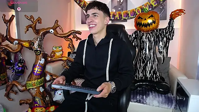 AdrianRinaldi online show from 10-26-25, 08:26