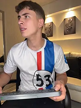 AdrianRinaldi online show from 04-07-26, 08:09