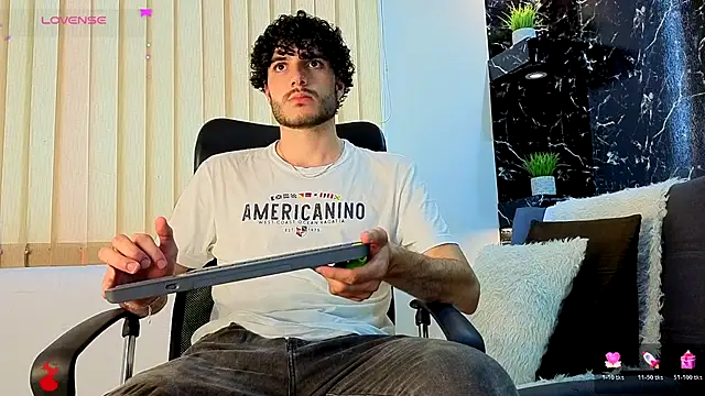 Snapshot of Rafael_Mendezz chatting on 12-03-25, 08:29 Rafael Mendezz online show from 12-03-25, 08:29