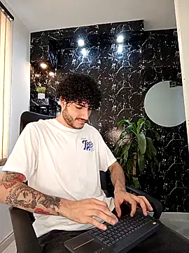 Snapshot of Rafael_Mendezz chatting on 12-05-25, 08:16 Rafael Mendezz online show from 12-05-25, 08:16