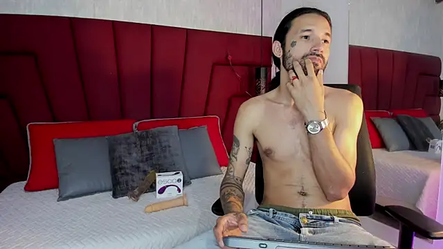 Hisoka 011 online show from 11-05-25, 09:48