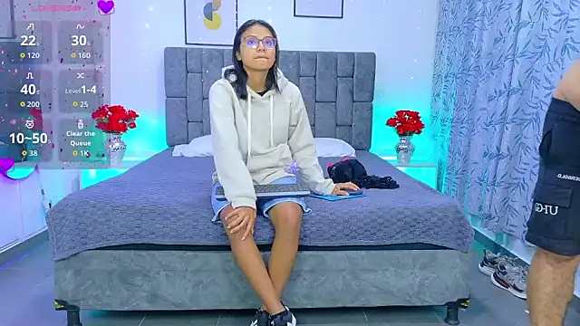 Soffia Konig  online show from 04-18-26, 12:09