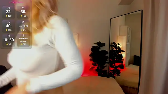 Snapshot of Julia_Giulia chatting on 06-19-26, 08:12 Julia Giulia online show from 06-19-26, 08:12
