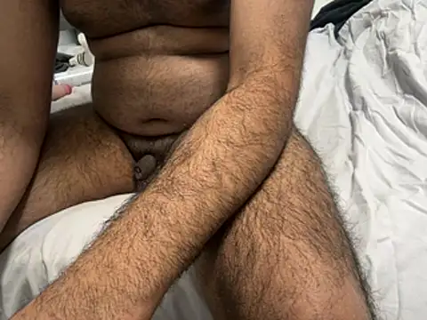 HothairyBoy2 online show from 02-05-26, 12:26