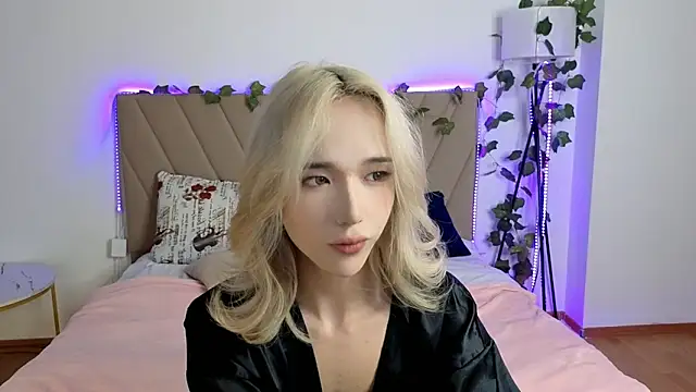 Snapshot of okerriella chatting on 06-05-26, 09:59 okerriella online show from 06-05-26, 09:59