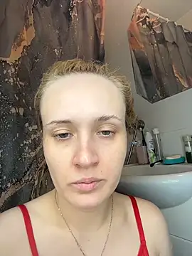 Snapshot of KiraBerht chatting on 11-22-25, 09:14 KiraBerht online show from 11-22-25, 09:14