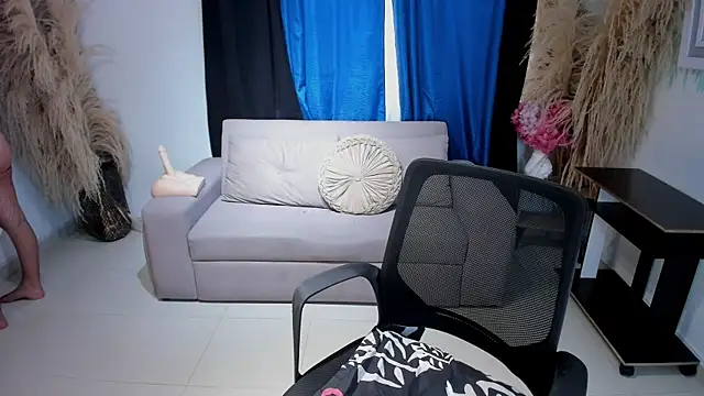 Snapshot of SofiaRivera1 chatting on 06-14-26, 04:42 SofiaRivera1 online show from 06-14-26, 04:42