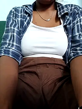 Snapshot of kissujaan chatting on 10-09-25, 04:10 kissujaan online show from 10-09-25, 04:10