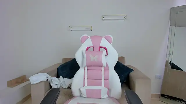 april smiith online show from 11-14-25, 12:15