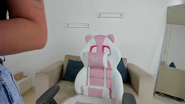 april smiith online show from 12-03-25, 12:14