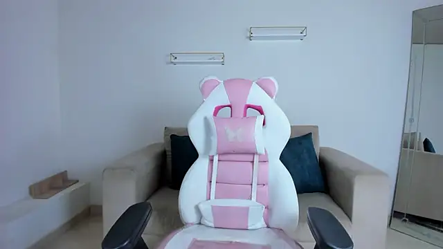 april smiith online show from 02-13-26, 12:23