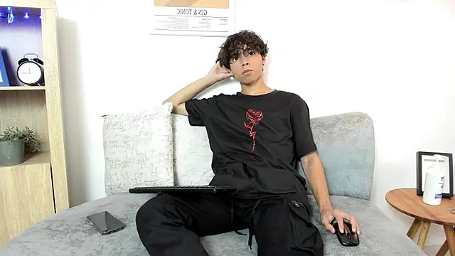 Snapshot of Honeymoon_sariel chatting on 09-08-25, 07:24 Honeymoon sariel online show from 09-08-25, 07:24