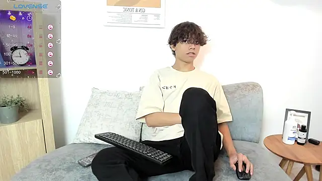 Snapshot of Honeymoon_sariel chatting on 09-18-25, 07:49 Honeymoon sariel online show from 09-18-25, 07:49