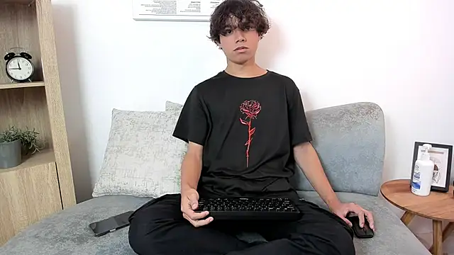 Snapshot of Honeymoon_sariel chatting on 10-12-25, 07:57 Honeymoon sariel online show from 10-12-25, 07:57