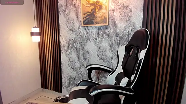 Snapshot of Honeymoon_sariel chatting on 10-15-25, 07:25 Honeymoon sariel online show from 10-15-25, 07:25