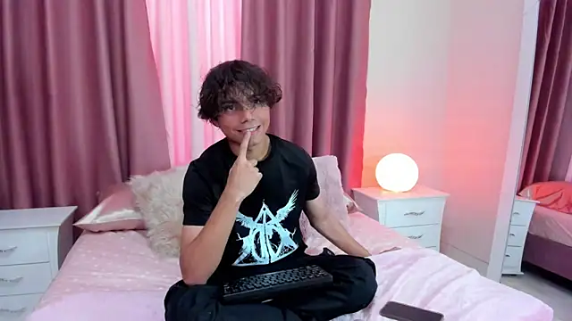 Snapshot of Honeymoon_sariel chatting on 10-16-25, 07:26 Honeymoon sariel online show from 10-16-25, 07:26