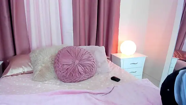 Snapshot of Honeymoon_sariel chatting on 10-26-25, 08:37 Honeymoon sariel online show from 10-26-25, 08:37