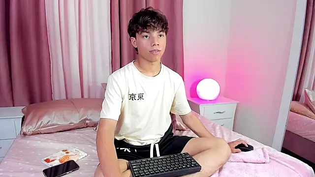 Snapshot of Honeymoon_sariel chatting on 11-16-25, 07:52 Honeymoon sariel online show from 11-16-25, 07:52