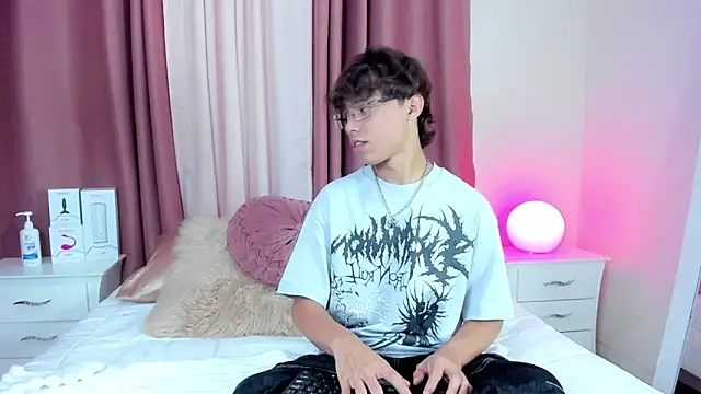 Snapshot of Honeymoon_sariel chatting on 11-30-25, 08:57 Honeymoon sariel online show from 11-30-25, 08:57