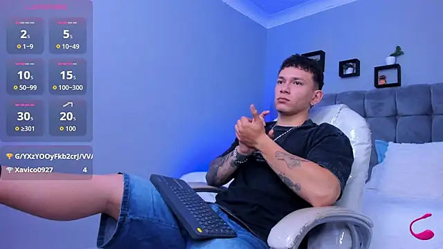 Snapshot of Thomas_moon chatting on 11-22-25, 12:48 Thomas moon online show from 11-22-25, 12:48