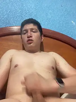 Luisgg18 online show from 04-26-26, 12:41