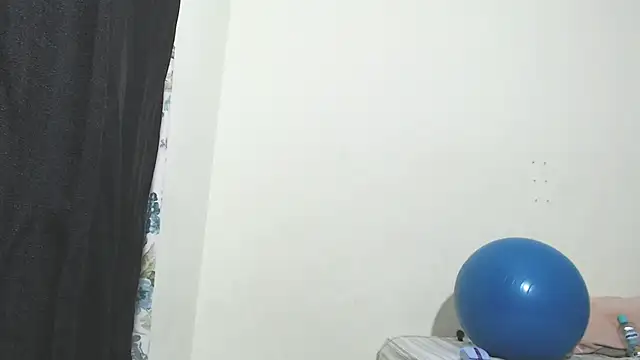 Snapshot of Penelope77 chatting on 10-06-25, 04:43 Penelope77 online show from 10-06-25, 04:43