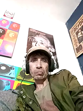 Snapshot of githot chatting on 09-18-25, 06:48 githot online show from 09-18-25, 06:48