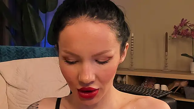 Snapshot of RussianBonita chatting on 06-06-26, 02:00 RussianBonita online show from 06-06-26, 02:00