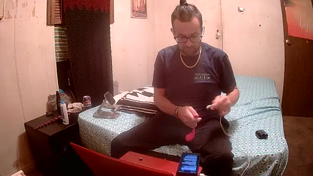 Snapshot of Bsneed613 chatting on 10-12-25, 11:31 Bsneed613 online show from 10-12-25, 11:31