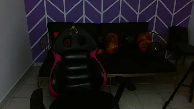 Adhara Kitten online show from 11-20-25, 01:33