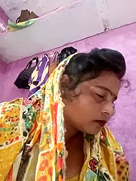 Snapshot of Hot_komal1 chatting on 09-10-25, 10:15 Hot komal1 online show from 09-10-25, 10:15