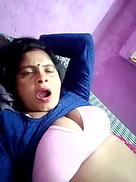 Snapshot of Hot_komal1 chatting on 10-13-25, 11:05 Hot komal1 online show from 10-13-25, 11:05