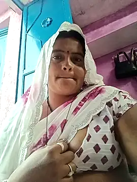 Snapshot of Hot_komal1 chatting on 11-11-25, 11:54 Hot komal1 online show from 11-11-25, 11:54