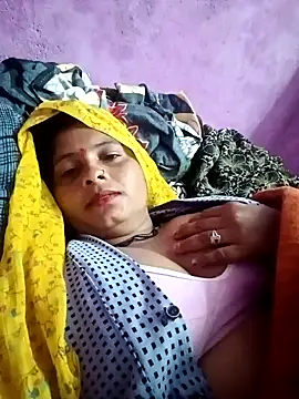 Snapshot of Hot_komal1 chatting on 12-04-25, 10:29 Hot komal1 online show from 12-04-25, 10:29